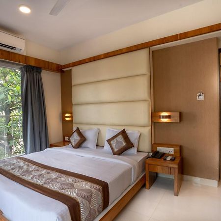 Home2 Suites And Service Apartments, Mumbai Airport Bagian luar foto