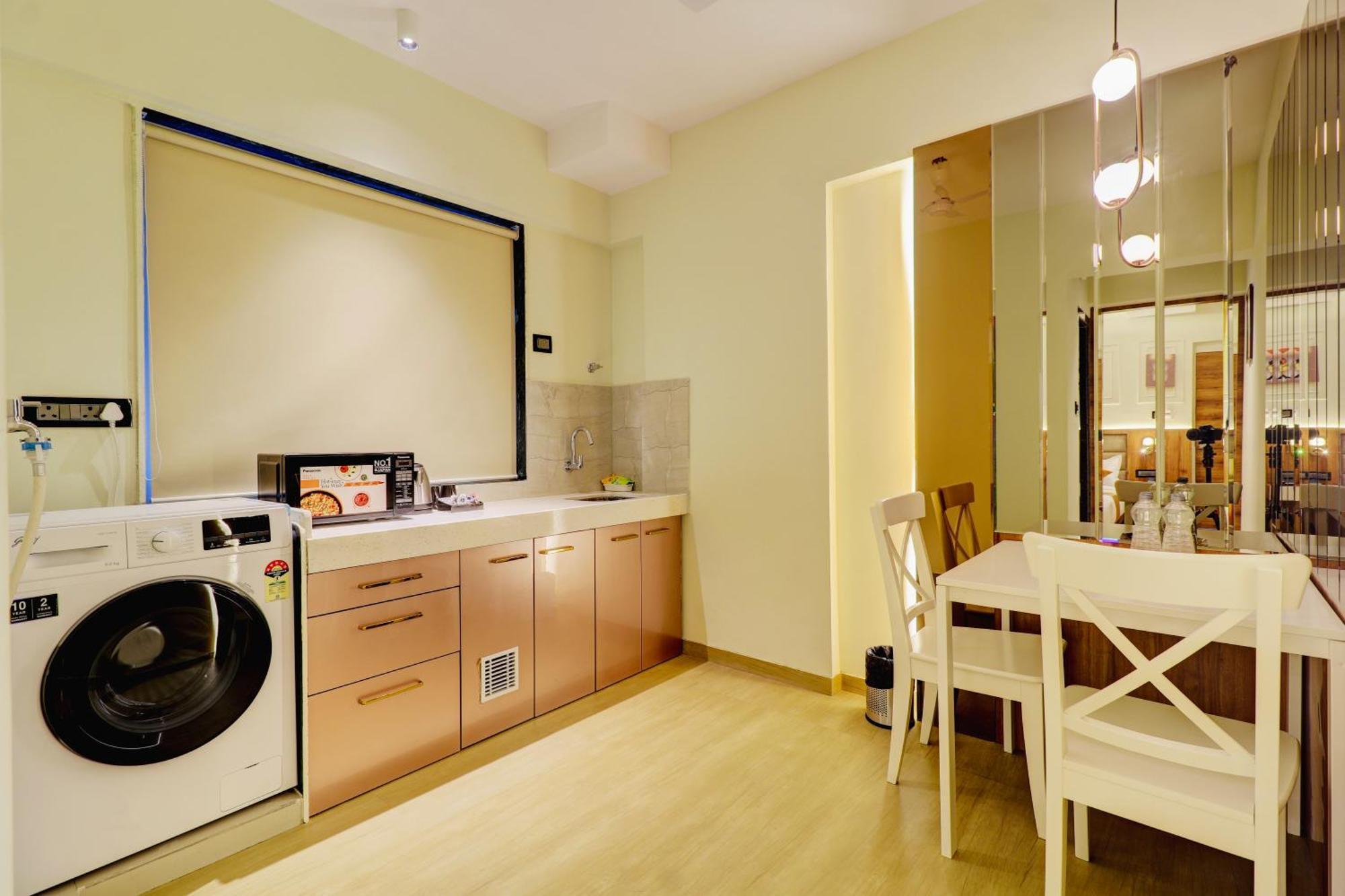 Home2 Suites And Service Apartments, Mumbai Airport Bagian luar foto