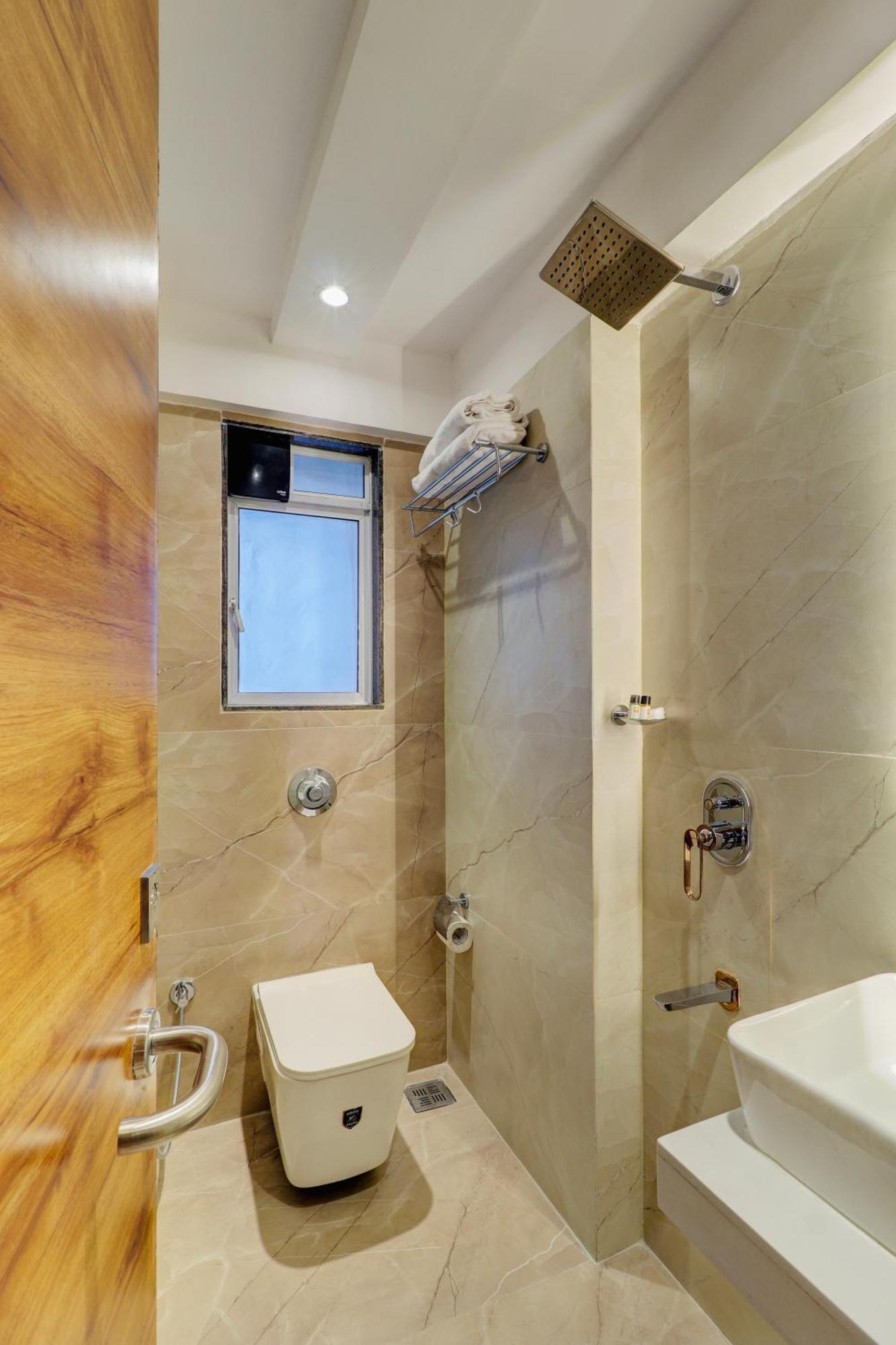 Home2 Suites And Service Apartments, Mumbai Airport Bagian luar foto