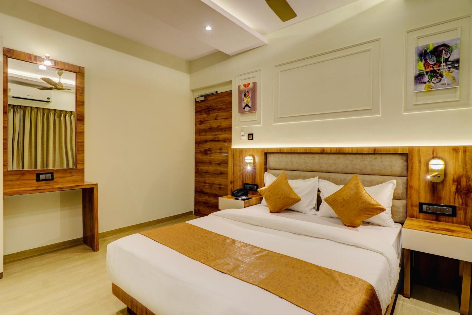 Home2 Suites And Service Apartments, Mumbai Airport Bagian luar foto