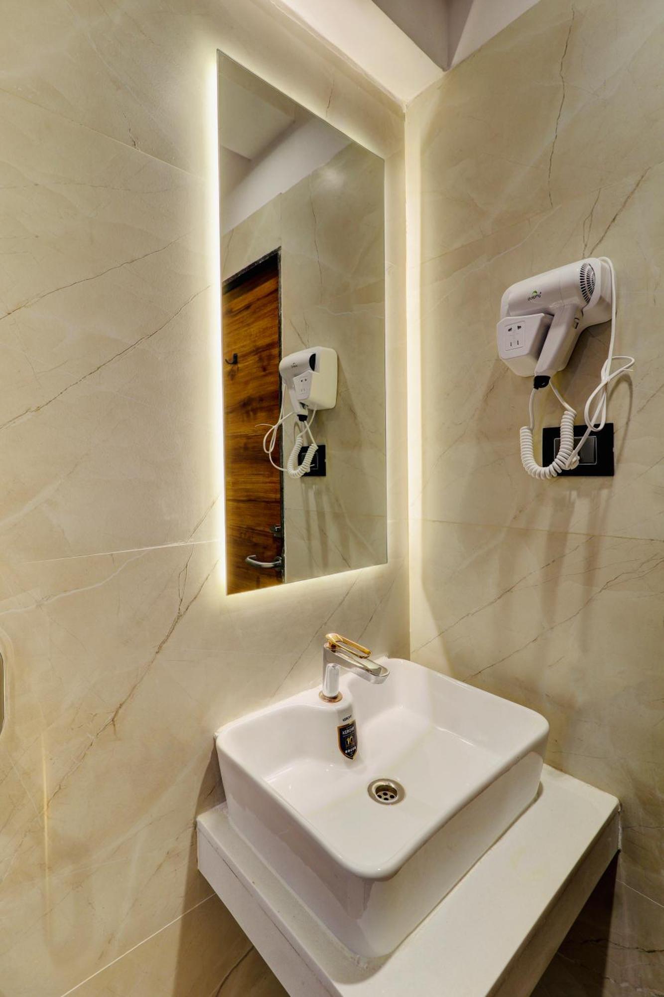Home2 Suites And Service Apartments, Mumbai Airport Bagian luar foto