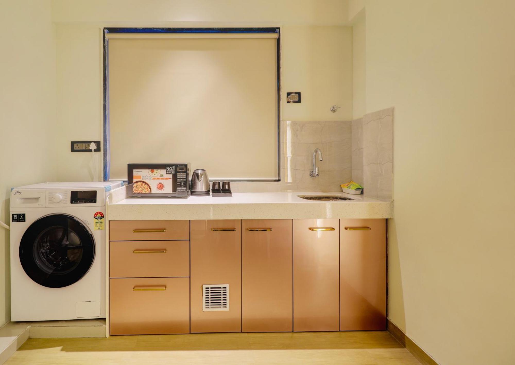 Home2 Suites And Service Apartments, Mumbai Airport Bagian luar foto