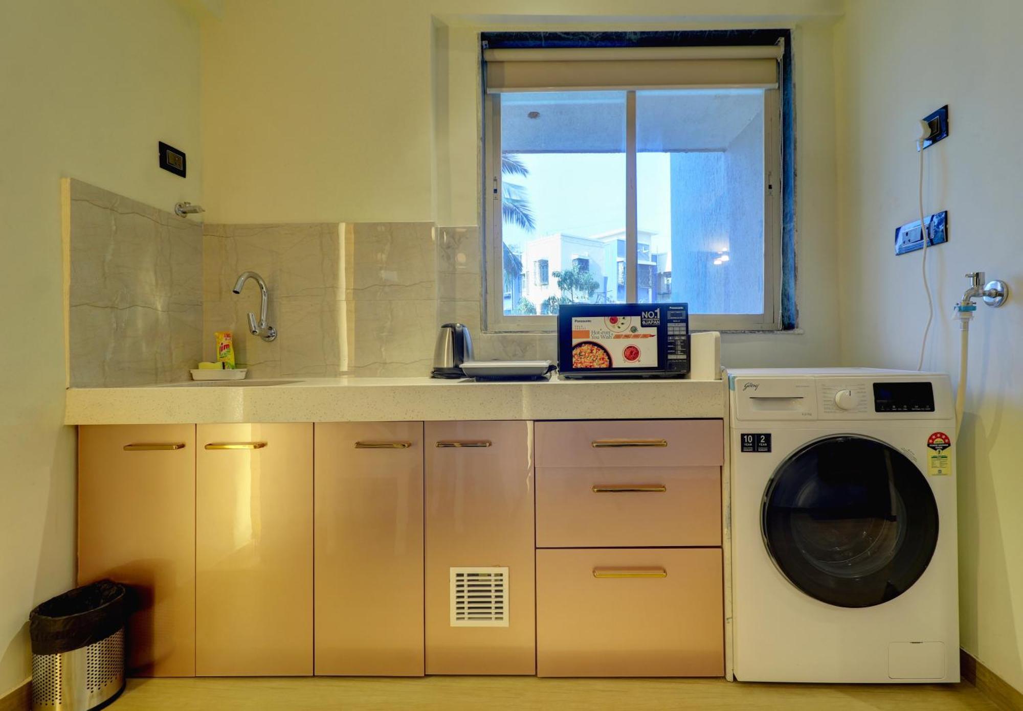 Home2 Suites And Service Apartments, Mumbai Airport Bagian luar foto